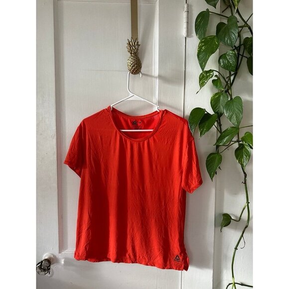 Reebok women’s size medium t-shirt - Picture 1 of 9